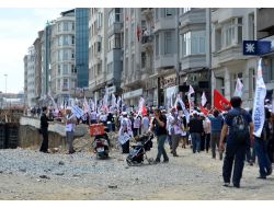İş Bırakan Sendikalılar Taksim'e Yürüdü