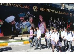 Liseli Gençler Denizli’nin Kahramanları'nı Seyretti
