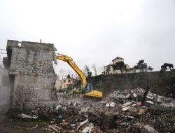 Ayasofya Müzesi Çevresinde Yıkımlar Devam Ediyor