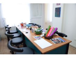 Ruhi Bunalımda Olanları Rehabilite Ediyor, Üretken Kılıyor