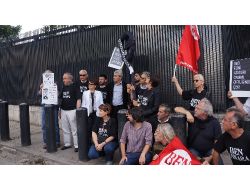 Abd Büyükelçiliği'ne Siyah Çelenkli Tepki