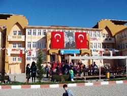 Milletvekili Tunç, Toki İlköğretim Okulunun Yarıyıl Etkinliğine Katıldı