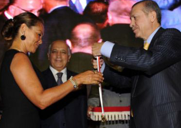 AVŞAR KIZI, BAŞBAKAN'DAN RANDEVU TALEP ETTİ!