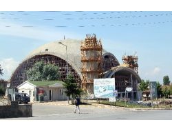 Hendek'te 5 Bin Kişilik Caminin Kubbe İnşaatı Tamamlandı