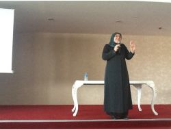 Kadınlar, 'Dertlere Vakıf Ruhlar' Seminerini Dinledi