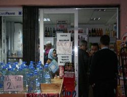 Silah Gösterip Bakkaldan 20 Lira Gasp Etti!