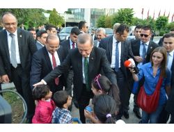 Turist Çocuklarla Hatıra Fotoğrafı Çektirdi