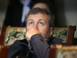 "Abramoviç Her Ay Yeltsin'ın Kızına Bavulla Dolar Getiriyordu"