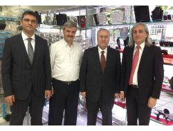 Büyükelçi Tulun, Tayland'daki Türk Esnafı Ziyaret Etti