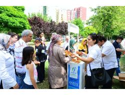 Sbs Adaylarının Velilerine Çay Ve Simit İkram Etti