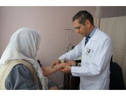 Elle Süt Sağan Bayanlar Sinir Ve Eklem Hastalıklarına Yakalanıyor