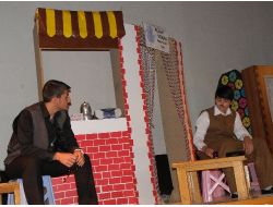 Eşrefpaşalılar Oyununu Liseli Öğrenciler Zahneledi