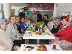 Kadın Girişimcileri Kokteylde Bir Araya Geldi