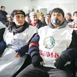 Tekel İşçileri Açlık Grevine Başladı!