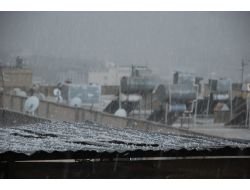 Nizip'te Ceviz Büyüklüğünde Dolu Yağdı