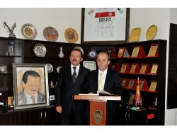 Vali Öztürk, Emniyet Güçlerini Ziyaret Etti