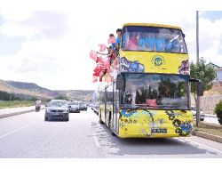 Türkçe Sevdalılarını Yunus Emre'nin Minik Torunları Karşıladı