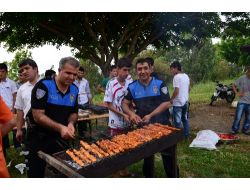 Polis Pişirdi Öğrenciler Yedi