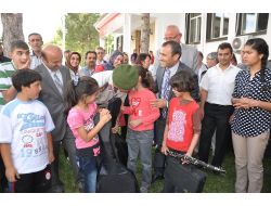 Yetenekli Öğrencilere Gitar, Bağlama, Keman, Davul, Klarnet Ve Org Verildi