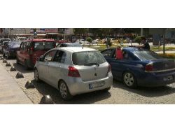 Sünnet Konvoyunda Çocukları Araçtan Sarkıtarak Faciaya Davetiye Çıkarıyorlar