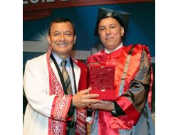 Gediz Üniversitesi’nde ‘yüksek Mezuniyet’ Mutluluğu