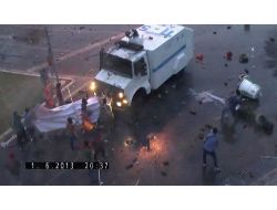 Marjinal Gruplar Söktükleri Telefon Kulübesiyle Toma Aracına Saldırmış