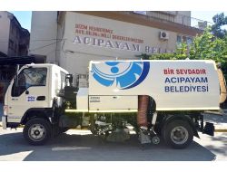 Acıpayam Belediyesi Yeni Yol Süpürme Aracını Hizmete Soktu