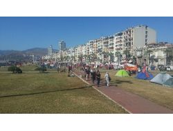 İzmir'deki Eylemciler Çadırlarda Kalmaya Devam Ediyor