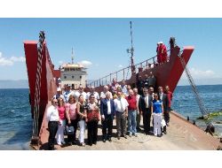 Mudanya'da Son Yapay Resifler Denize Bırakılıyor