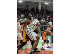 Banvit :71 - Galatasaray Medical Park: 72