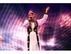 Türkçe'nin Çocukları, Kürtçe Şarkılarla Vanlıları Coşturdu