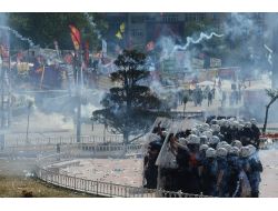 TAKSİM'DE TANSİYON DÜŞMÜYOR