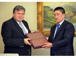 Kıdemli Büyükelçi Turgut Özal Üniversitesi’ni Ziyaret Etti