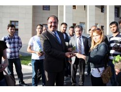 Ağrı İbrahim Çeçen Üniversitesi Öğrencileri Kampus İçin Fidan Yetiştirdi