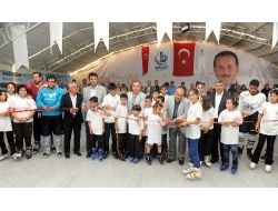 Gençleri Spora Yöneltmek, Çevreye Duyarlı Kılmak İçin Buz Pateni Pisti Açtı