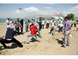 Doktorlar, Şenlikle Stres Attı