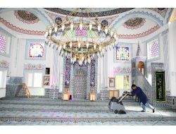 Bolu Belediyesi'nden Camilerde Temizlik Seferberliği