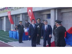 Cumharbaşkanı Gül Sancak Teslim Törenine Katıldı