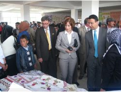 Göle'de Halk Eğitim Merkezi Sergisi Açıldı