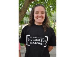 Kosovalı Öğrenci Ermira: Türkçe Olimpiyatları Anlatılmaz Yaşanır