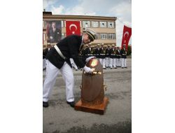 Mezuniyet Sevinci Sırasında Havaya Atılan Komiser Yardımcısı Yere Düştü