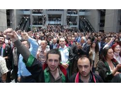 ADLİYEDE AVUKAT EYLEMİ