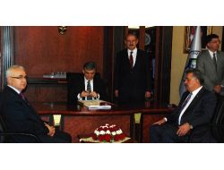 Cumhurbaşkanı Gül Rize Belediyesi'ni Ziyaret Etti