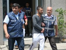 Eylemcilerin Ak Parti Binasını Kundaklama Anı Kameralara Yansıdı