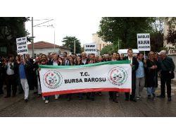 Bursa'da Avukatlar Cübbeleriyle Yürüdü