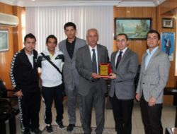 Öğretmenlerden Başkan Daştan’a Teşekkür Plaketi