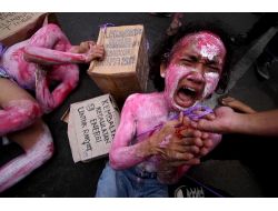 Endonezya'da Benzin Protestoları Yeniden Başladı