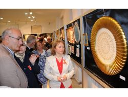 Hüsn-ü Hat Ve Tezhip Sanatını İcra Eden Bayanlar Eserlerini Hayır İçin Satacak