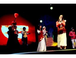 Çorlu'da 60 Bin Kişi Türkçe Şölenini İzledi