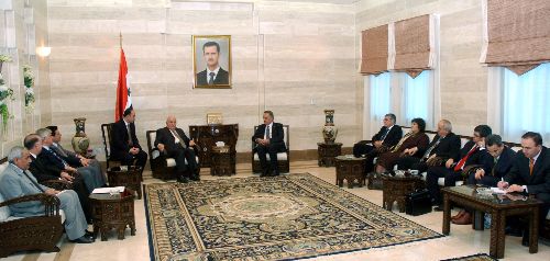 Bakanı Hayati Yazıcı, Suriye'de!.